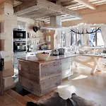 木屋 Luxury Gorsky 波罗宁